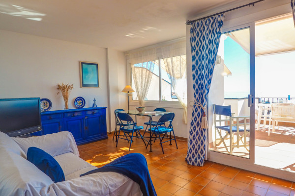 #11042 - Amazing Seaview Apartment | Lomavuokraus | Hello Homes Sitges