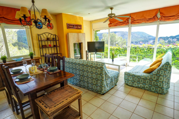 #11436 - The Magic Green | Holiday Rentals | Hello Homes Sitges