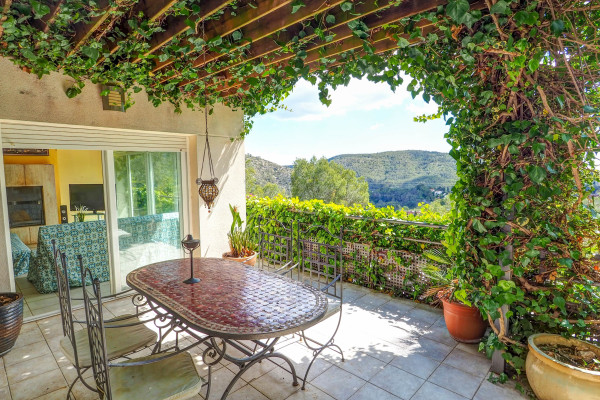 #11437 - The Magic Green | Holiday Rentals | Hello Homes Sitges