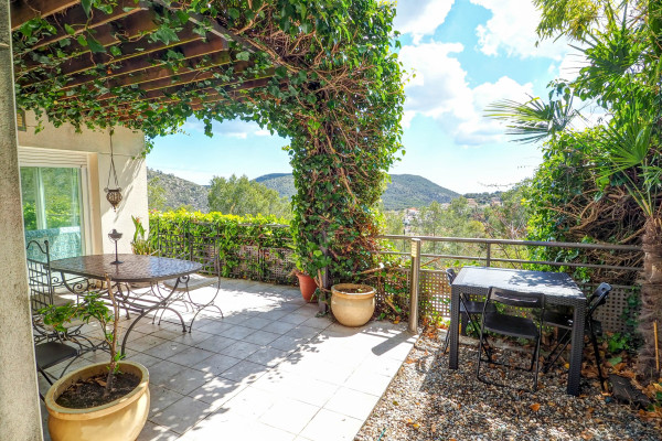 #11473 - The Magic Green | Holiday Rentals | Hello Homes Sitges