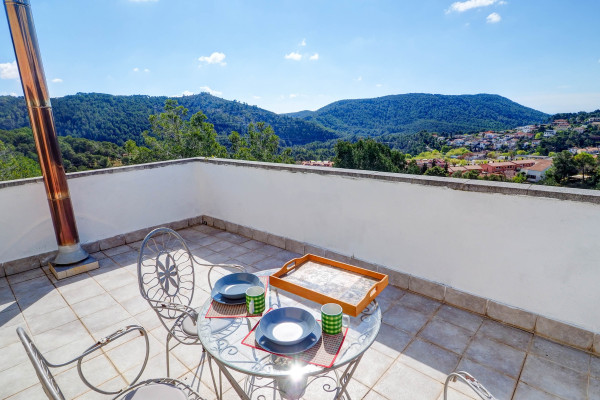 #11477 - The Magic Green | Holiday Rentals | Hello Homes Sitges