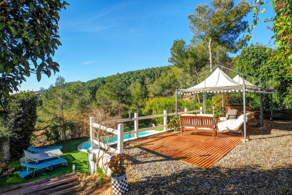 #11490 - The Magic Green | Holiday Rentals | Hello Homes Sitges