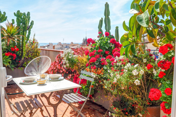 #11585 - Secret Garden Apartment | Ferieudlejning | Hello Homes Sitges
