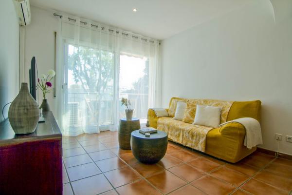 #11692 - Flowers Apartments | Holiday Rentals | Hello Homes Sitges