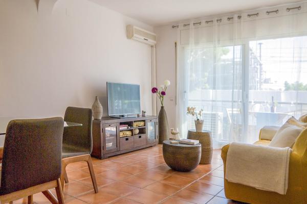 #11702 - Flowers Apartments | Holiday Rentals | Hello Homes Sitges