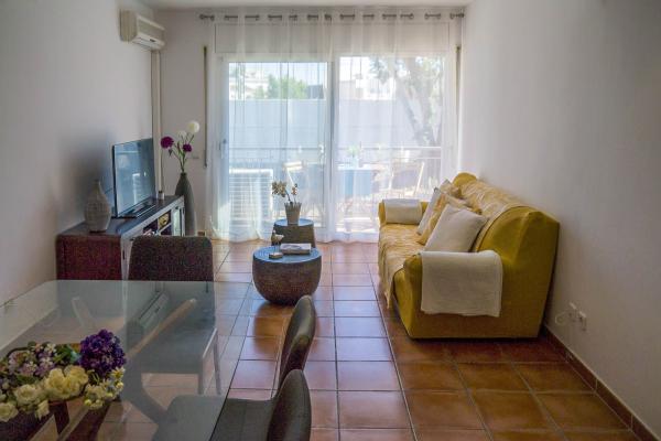 #11704 - Flowers Apartments | Holiday Rentals | Hello Homes Sitges