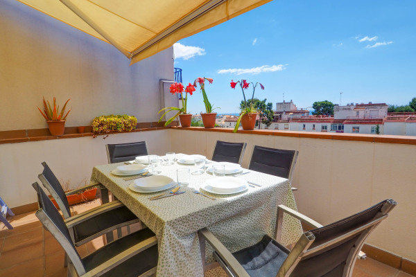 #11834 - Portman Duplex | Holiday Rentals | Hello Homes Sitges