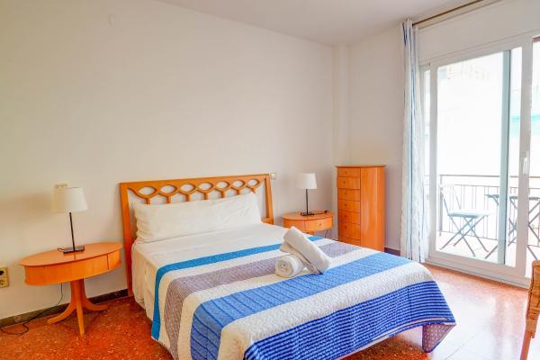 #12495 - La Palma Apartment | Holiday Rentals | Hello Homes Sitges