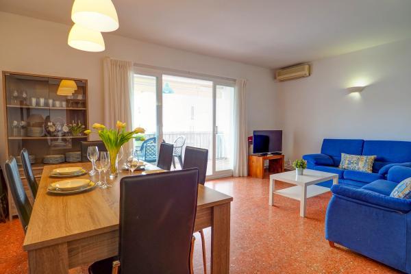#12512 - La Palma Apartment | Holiday Rentals | Hello Homes Sitges