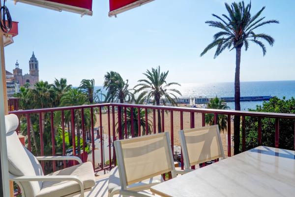#12799 - Ribera Sunrise Penthouse | Holiday Rentals | Hello Homes Sitges
