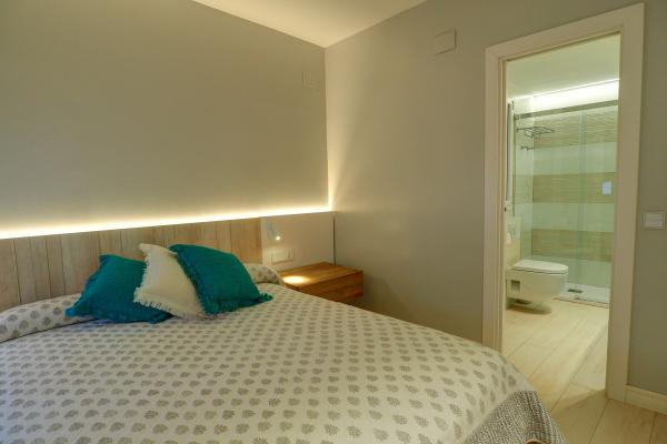 #12801 - Ribera Sunrise Penthouse | Holiday Rentals | Hello Homes Sitges
