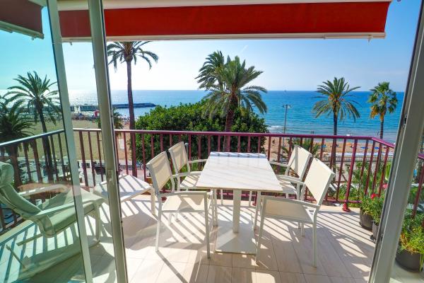 #12812 - Ribera Sunrise Penthouse | Holiday Rentals | Hello Homes Sitges