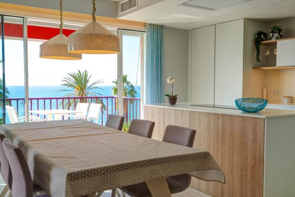 #12815 - Ribera Sunrise Penthouse | Holiday Rentals | Hello Homes Sitges