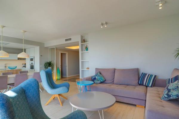 #12816 - Ribera Sunrise Penthouse | Holiday Rentals | Hello Homes Sitges