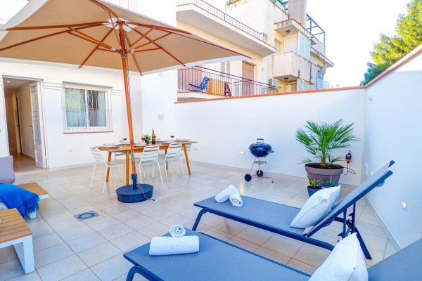 #13104 - Sebastian Patio | Lomavuokraus | Hello Homes Sitges