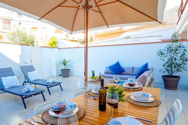 #13105 - Sebastian Patio | Lomavuokraus | Hello Homes Sitges