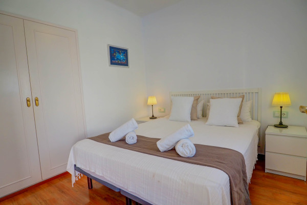 Modern, Well-Appointed Room