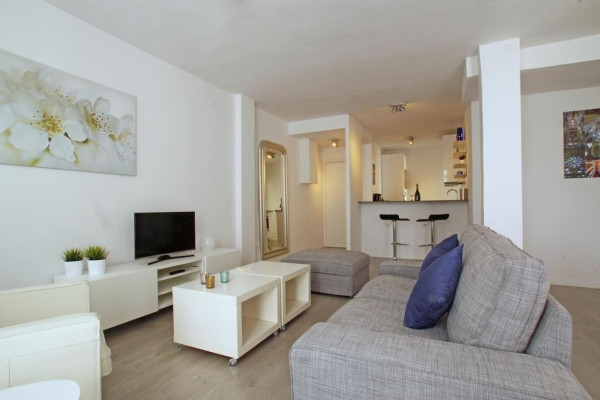Modern, Well-Appointed Room