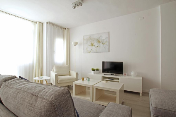 Modern, Well-Appointed Room