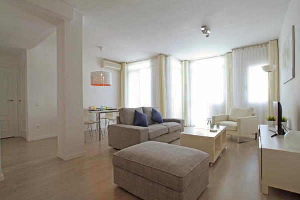 Modern, Well-Appointed Room