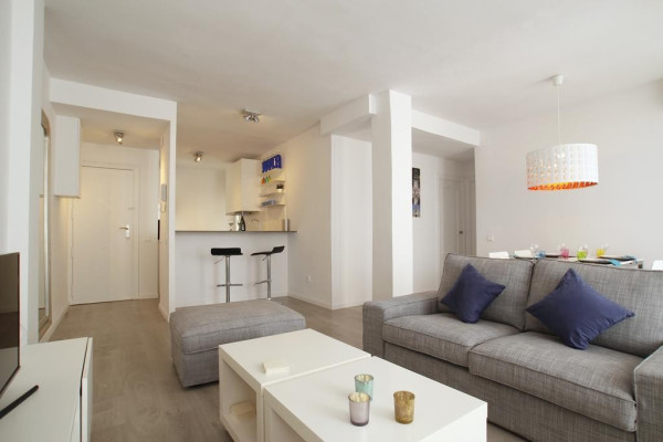 Modern, Well-Appointed Room