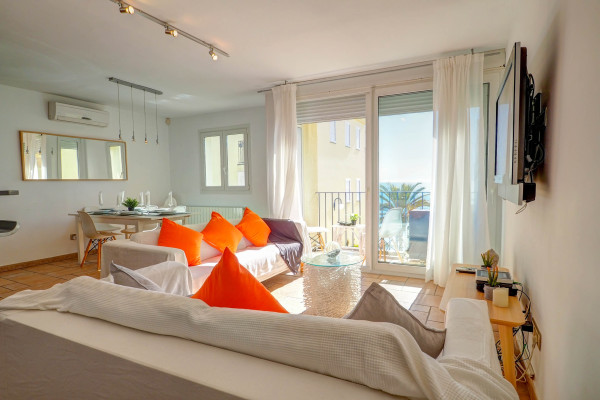 #13583 - La Marina Sea Front | Lomavuokraus | Hello Homes Sitges