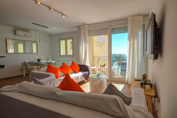 #13585 - La Marina Sea Front | Lomavuokraus | Hello Homes Sitges