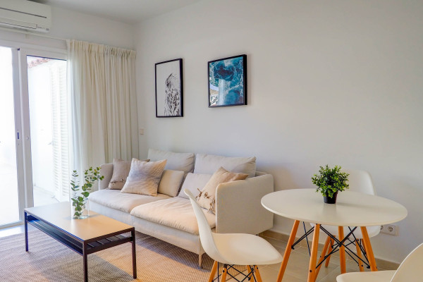 #13672 - Camelot Apartment | Alquiler Vacacional | Hello Homes Sitges