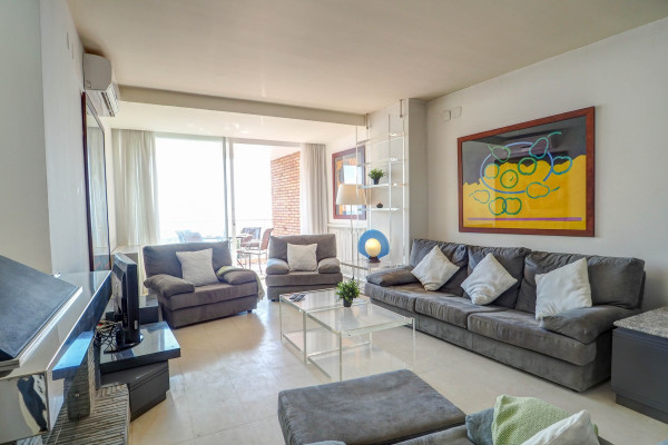 Modern, Well-Appointed Room