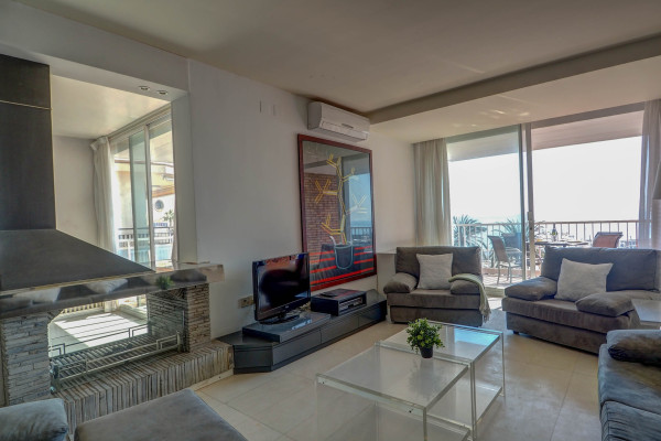 Modern, Well-Appointed Room