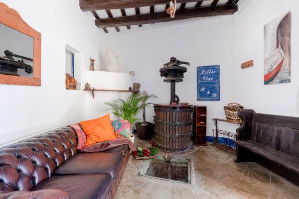 #14103 - Little Vine | Holiday Rentals | Hello Homes Sitges