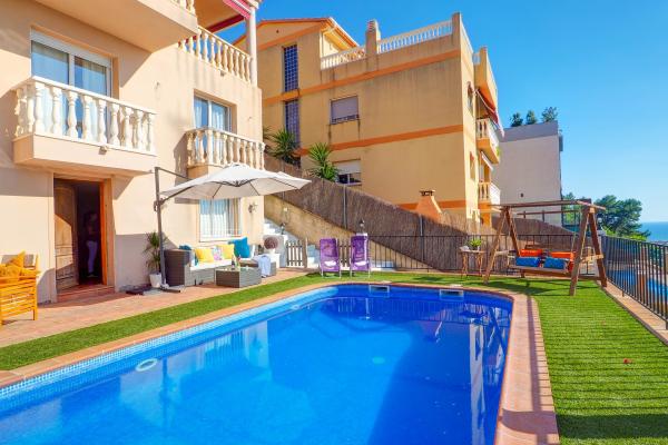 #14233 - Ohana House | Holiday Rentals | Hello Homes Sitges