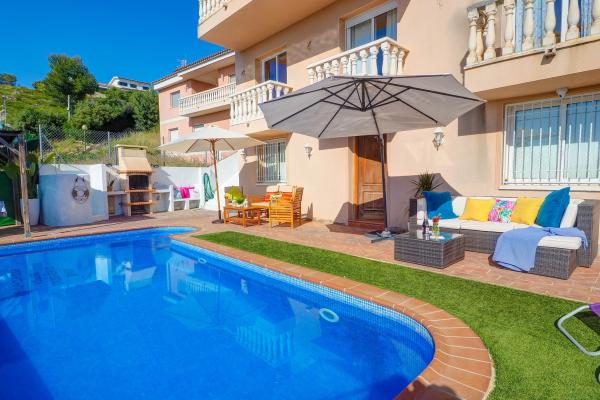 #14236 - Ohana House | Holiday Rentals | Hello Homes Sitges