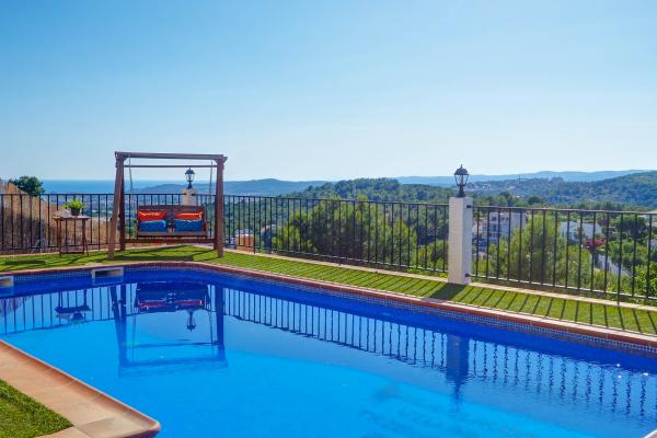 #14237 - Ohana House | Holiday Rentals | Hello Homes Sitges