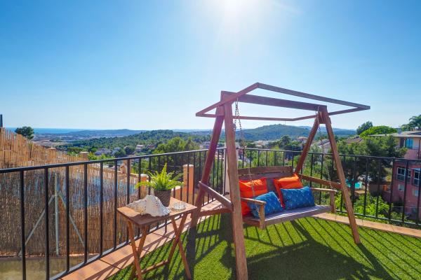#14242 - Ohana House | Holiday Rentals | Hello Homes Sitges