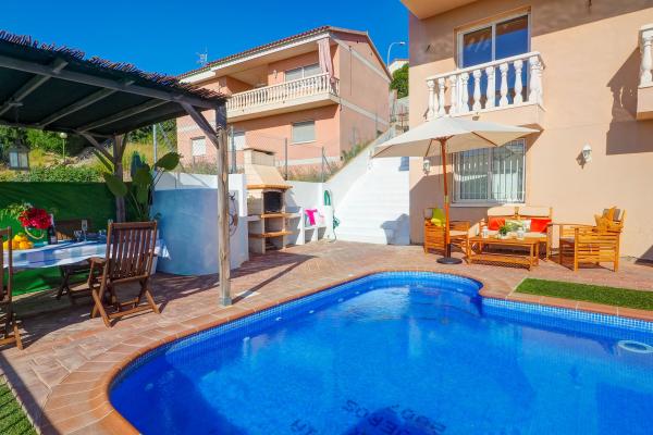 #14258 - Ohana House | Holiday Rentals | Hello Homes Sitges