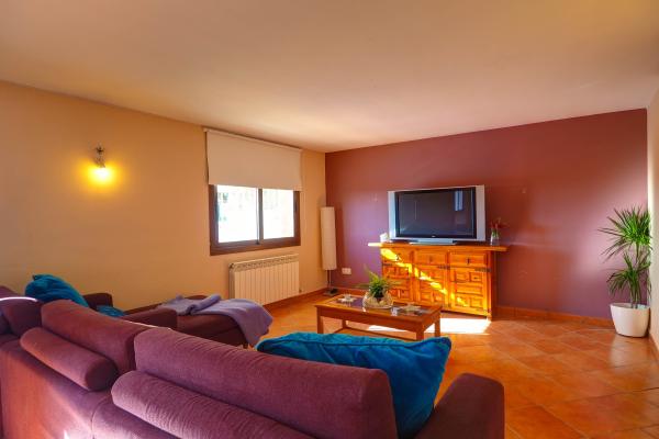 #14262 - Ohana House | Holiday Rentals | Hello Homes Sitges