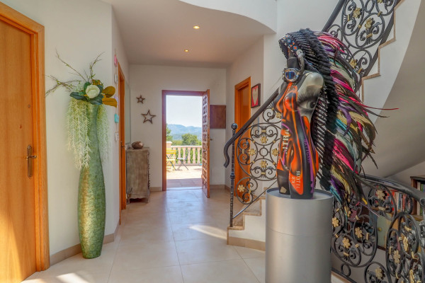 #14560 - Villa Talaya | Holiday Rentals | Hello Homes Sitges