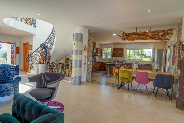 #14571 - Villa Talaya | Holiday Rentals | Hello Homes Sitges
