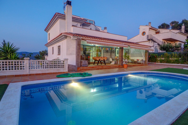 #14607 - Villa Talaya | Holiday Rentals | Hello Homes Sitges