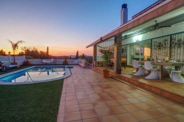 #14610 - Villa Talaya | Holiday Rentals | Hello Homes Sitges