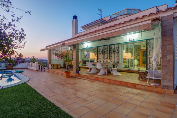 #14612 - Villa Talaya | Holiday Rentals | Hello Homes Sitges