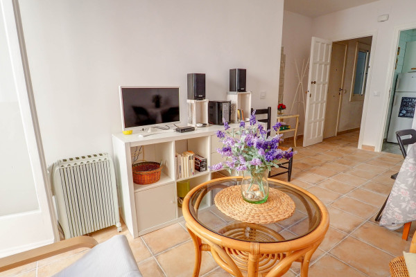 Modern, Well-Appointed Room