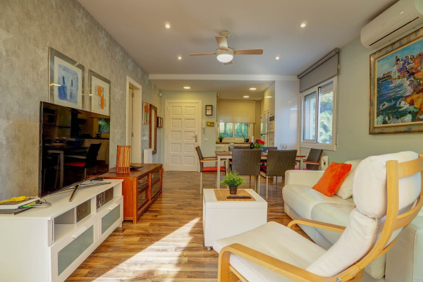 Modern, Well-Appointed Room