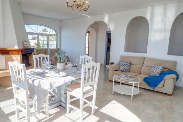 #15663 - Malvasia Family Sea View Apartment | Ferieudlejning | Hello Homes Sitges