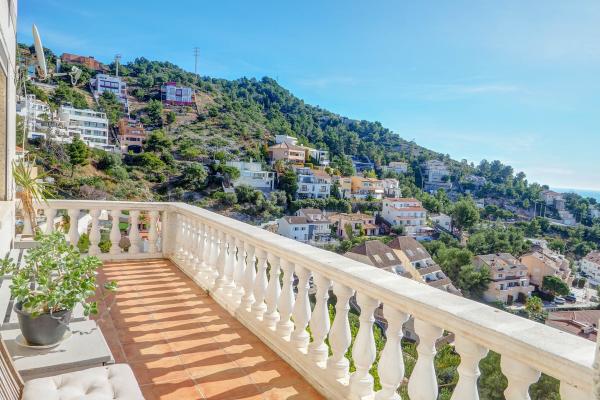#15672 - Malvasia Family Sea View Apartment | Ferieudlejning | Hello Homes Sitges