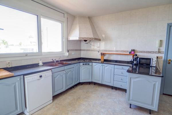#15682 - Malvasia Family Sea View Apartment | Ferieudlejning | Hello Homes Sitges