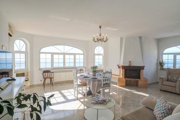 #15690 - Malvasia Family Sea View Apartment | Ferieudlejning | Hello Homes Sitges