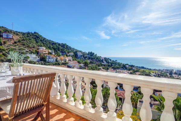 #15719 - Malvasia Family Sea View Apartment | Ferieudlejning | Hello Homes Sitges