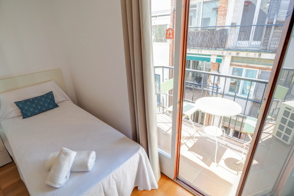 #15940 - Central Island Penthouse | Holiday Rentals | Hello Homes Sitges